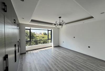 4 Bed Apartment with En Suite in Lavington