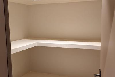 3 Bed Apartment with En Suite in Nyari - 4