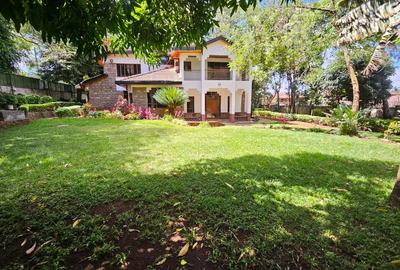 5 Bed House with En Suite in Runda - 2