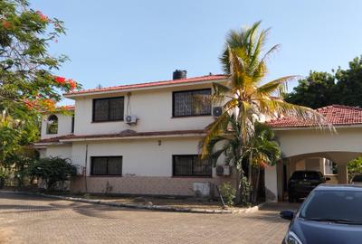 5 Bed Townhouse with En Suite at Park Lane