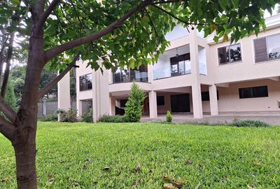 5 Bed Townhouse with En Suite in Loresho