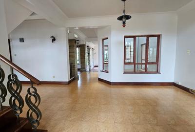 5 Bed House with En Suite in Runda - 4