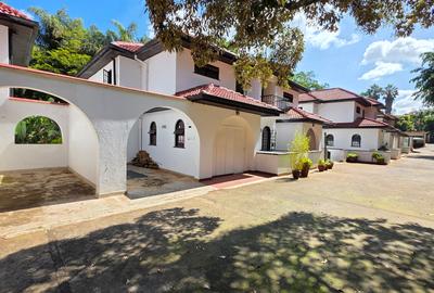 4 Bed Townhouse with En Suite at Riverside Drive.