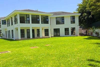 6 Bed House with En Suite at Runda Road - 4