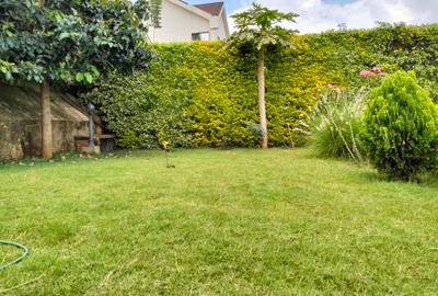4 Bed Townhouse with En Suite in Kitisuru