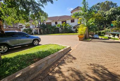 7 Bed House with En Suite in Muthaiga