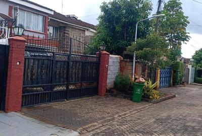 4 Bed Townhouse with En Suite in Lavington