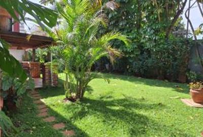 5 Bed Townhouse with En Suite at Kabarsiran Road