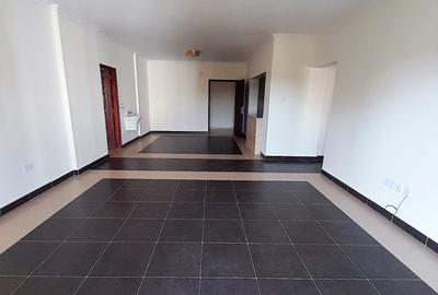 2 Bed Apartment with En Suite at Hatheru Road - 4