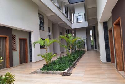 4 Bed House with En Suite in Rosslyn