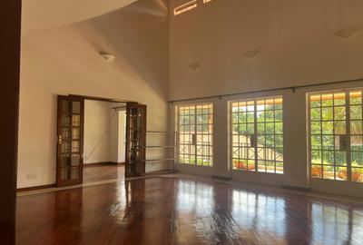 5 Bed House with Swimming Pool in Nyari