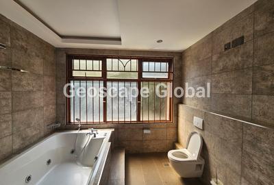 5 Bed House with En Suite in Loresho