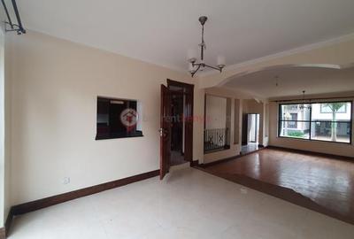 5 Bed House with En Suite at Lavington