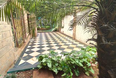 4 Bedroom Townhouse plus dsq for rent in general Mathenge