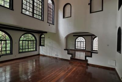 4 Bed Townhouse with En Suite in Riverside - 3