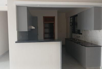 3 Bed Apartment with En Suite in Westlands Area - 2