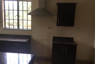 4 Bed House with En Suite in Runda