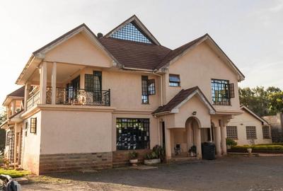 7 Bed House with En Suite in Runda