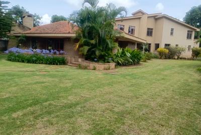 5 Bed House with En Suite in Runda