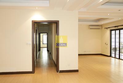 3 Bed Apartment in Riverside - 3