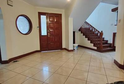 4 Bed Townhouse with En Suite in Lavington - 4
