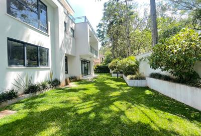 5 Bed Townhouse with En Suite in Lavington