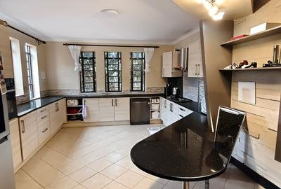 5 Bed House with En Suite in Karen