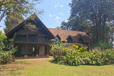 3 Bed House with En Suite at Nyari - 3