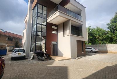 5 Bed Townhouse with En Suite in Lavington