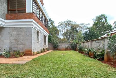 5 Bed Townhouse with En Suite in Spring Valley - 2