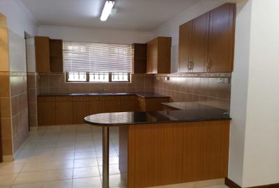 3 Bed Apartment with En Suite at Dennis Pritt Road