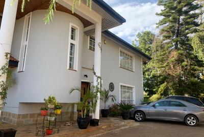 4 Bed House with En Suite in Nyari