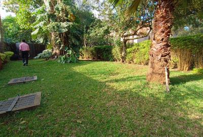 3 Bed Apartment with En Suite in Lavington - 4