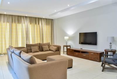 Furnished 3 Bed Apartment with En Suite in Riverside