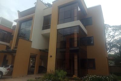 5 Bed Townhouse with En Suite in Lavington