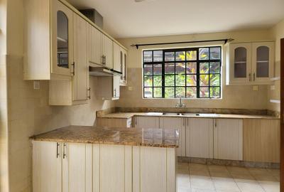 4 Bed Townhouse with En Suite in Runda - 2