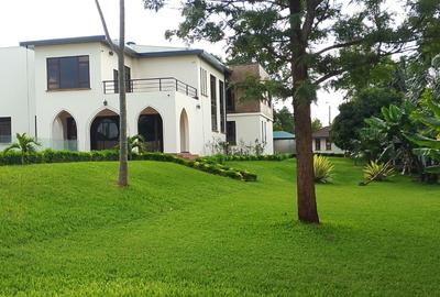 5 Bed Townhouse with En Suite in Runda