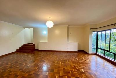 5 Bed Townhouse with En Suite at Forward Close