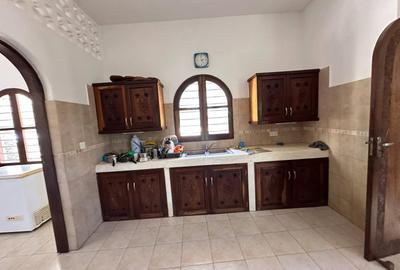 4 Bed House with En Suite at Watamu - 4