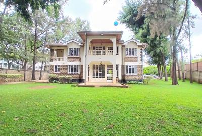 5 Bed House with En Suite at Lavington