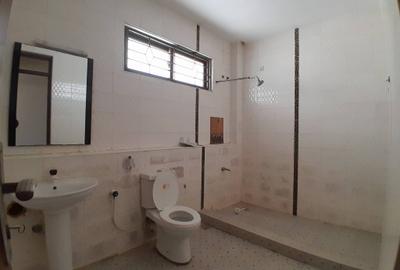 3 Bed Apartment with En Suite in Nyali Area - 4