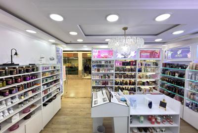 975 ft² Commercial Property with Service Charge Included at Ngong Road - 2