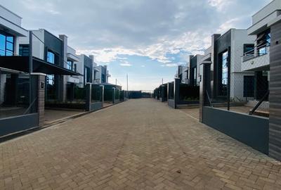 4 Bed Villa with En Suite at Eastern Bypass