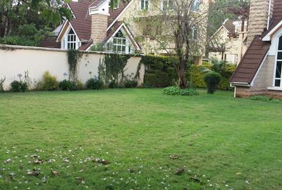 5 Bed Townhouse with En Suite at Convent Drive - 3