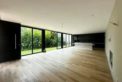 4 Bed Townhouse with En Suite at New Runda - 2