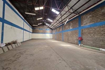 4,500 ft² Warehouse with Parking in Industrial Area - 3