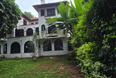 4 Bed Townhouse with En Suite at Riverside Drive - 2