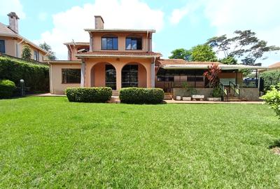 5 Bed House with En Suite in Runda