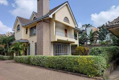 5 Bed Townhouse with En Suite in Lavington