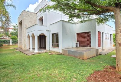 4 Bed Townhouse with En Suite at Lavington Green - 4